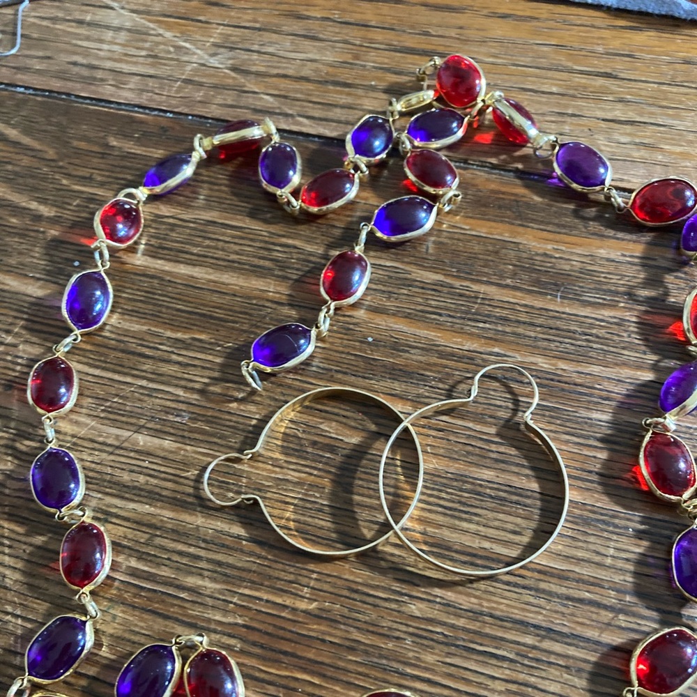 Colored necklace and one pair of earrings